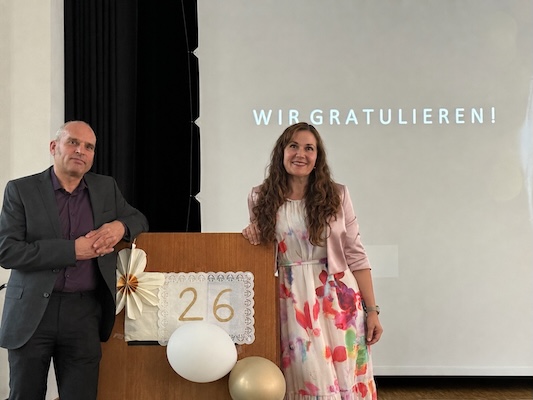 Angela Breuer-Kawaletz und oliver Müller bei der Verabschiedung des Kurses 2025